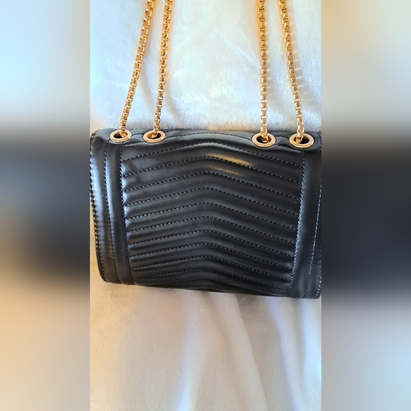 NWOT CROSSBODY WAFFLE BAG - Picture 5 of 13